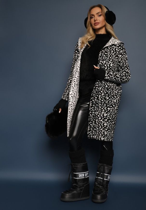 Renee - Czarno-Biały Niezapinany Kardigan z Kieszeniami w Panterkowy Print Riaverna. Okazja: na co dzień. Kolor: czarny. Wzór: nadruk. Styl: wizytowy, elegancki, casual