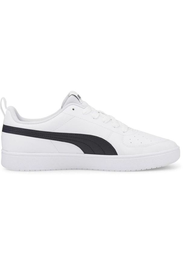 Buty do chodzenia męskie Puma Rickie. Kolor: biały. Materiał: skóra ekologiczna, materiał. Sport: turystyka piesza