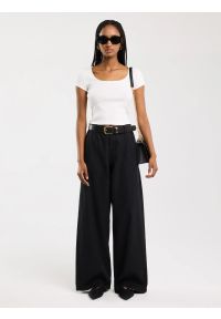 Big-Star - Koszulka damska slim z dekoltem caro biała Missa 100. Okazja: na co dzień. Kolor: biały. Materiał: żakard, dzianina, prążkowany. Styl: casual #5