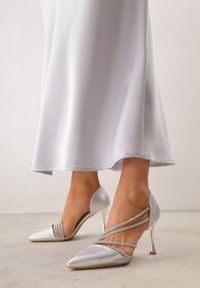 Renee - Srebrne Szpilki VICES z Ozdobnymi Paseczkami z Cyrkoniami w Eleganckim Stylu Jaenlith. Kolor: srebrny. Materiał: satyna. Obcas: na szpilce. Styl: elegancki #4