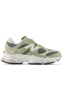 Buty młodzieżowe New Balance GC9060CD - zielone. Kolor: zielony. Materiał: materiał, syntetyk, guma. Szerokość cholewki: normalna. Sport: turystyka piesza