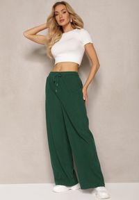 Renee - Ciemnozielone Szerokie Spodnie o Prążkowanym Kroju z Gumką w Pasie Jovulla. Kolor: zielony. Materiał: prążkowany #1