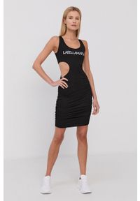 LABELLAMAFIA - LaBellaMafia Sukienka kolor czarny mini dopasowana. Kolor: czarny. Długość rękawa: na ramiączkach. Wzór: nadruk. Typ sukienki: dopasowane. Długość: mini
