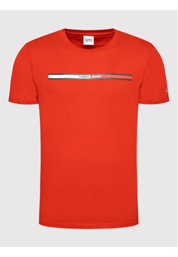 Tommy Jeans T-Shirt Essential Flag DM0DM13509 Czerwony Regular Fit. Kolor: czerwony. Materiał: bawełna