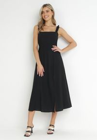 Born2be - Czarna Rozkloszowana Sukienka na Ramiączkach Olypha. Kolor: czarny. Materiał: bawełna. Długość rękawa: na ramiączkach #3