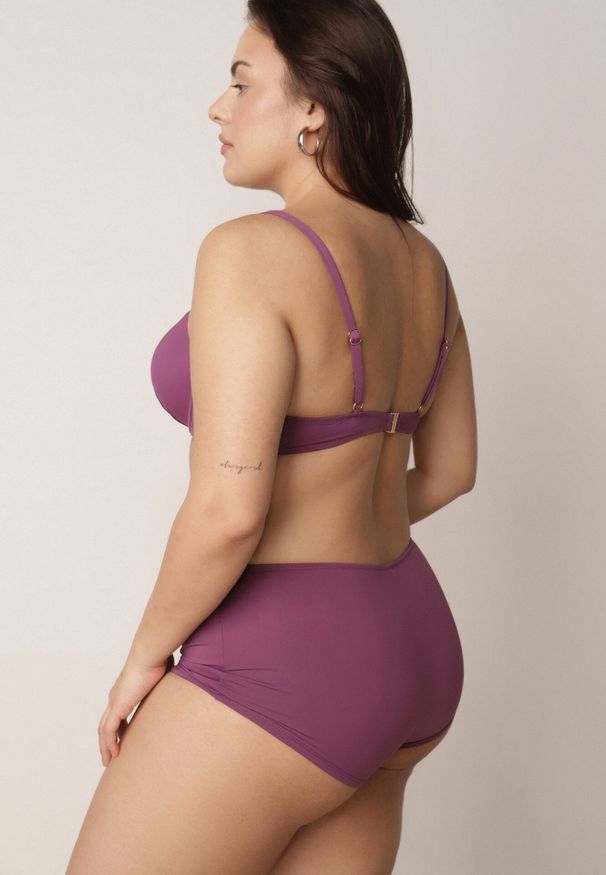 Born2be - Fioletowe Bikini z Ozdobnym Marszczeniem Biustonosz i Majtki Typu Bokserki Peiria. Kolor: fioletowy