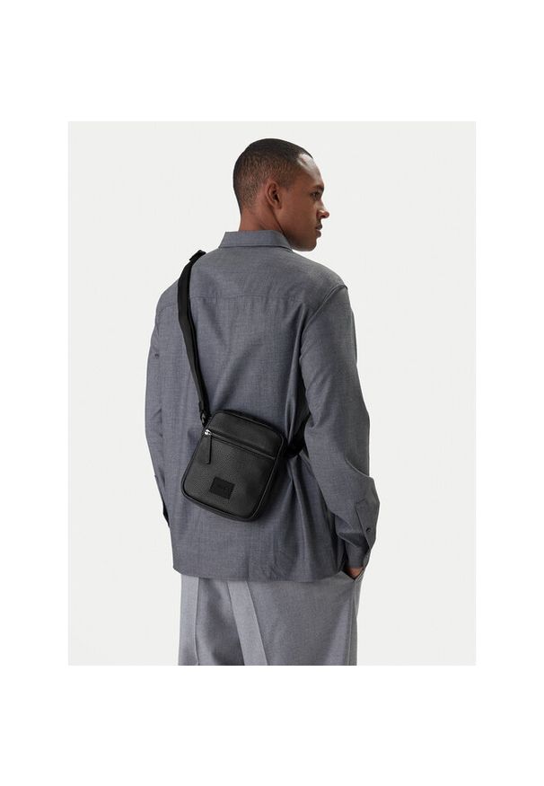 Hugo - Saszetka HUGO. Kolor: czarny