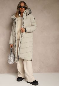Renee - Beżowa Pikowana Kurtka o Długim Kroju z Kapturem z Futrem Galianesa. Okazja: na spacer, na co dzień. Typ kołnierza: kaptur. Kolor: beżowy. Materiał: futro. Długość: długie. Wzór: aplikacja. Styl: casual, elegancki #3