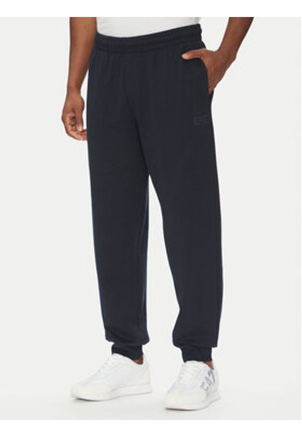 EA7 Emporio Armani Dres 7M000235 AF13512 UB102 Granatowy Regular Fit. Kolor: niebieski. Materiał: bawełna