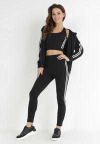 Born2be - Czarny Komplet Dresowy 3-częściowy z Lampasami Hisa. Kolekcja: plus size. Kolor: czarny. Materiał: dresówka. Sport: turystyka piesza