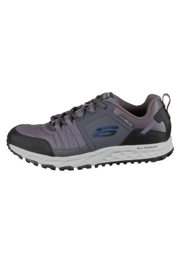 skechers - Buty do chodzenia męskie Skechers Escape Plan. Zapięcie: sznurówki. Kolor: szary. Materiał: materiał. Szerokość cholewki: normalna. Sport: turystyka piesza