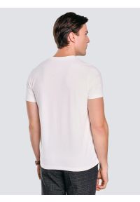 Big-Star - Koszulka męska z niewielkim nadrukiem na piersi biała Karr 100. Kolor: biały. Materiał: dzianina, bawełna, jeans. Długość rękawa: krótki rękaw. Długość: krótkie. Wzór: nadruk. Sezon: zima. Styl: wizytowy, klasyczny #2