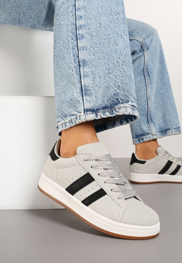 Born2be - Szare Sneakersy z Ozdobnymi Paskami Doloreth. Zapięcie: pasek. Kolor: szary. Materiał: jeans