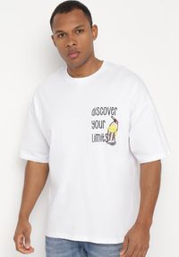 Born2be - Biała Bawełniana Koszulka T-shirt z Krótkim Rękawem z Nadrukiem na Plecach i Przodzie Civia. Okazja: na spotkanie biznesowe, do pracy, na co dzień. Kolor: biały. Materiał: bawełna. Długość rękawa: krótki rękaw. Długość: krótkie. Wzór: nadruk. Styl: klasyczny, biznesowy, casual #6