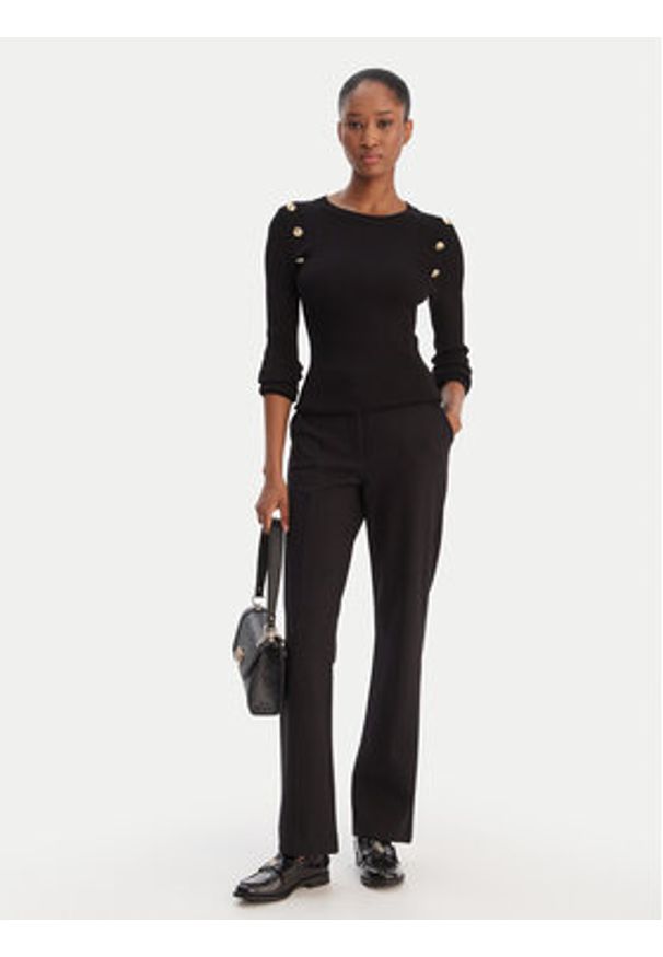 Guess Sweter W6RR58 Z2YK2 Czarny Regular Fit. Kolor: czarny. Materiał: wiskoza