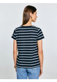 Big-Star - Koszulka damska z dekoltem v-neck w paski granatowa Retina 403. Typ kołnierza: dekolt w kształcie V. Kolor: niebieski. Materiał: bawełna. Wzór: paski. Sezon: lato