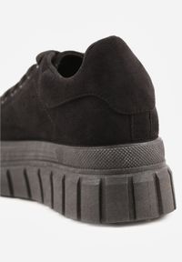 Renee - Czarne Sneakersy Vices na Platformie z Tłoczeniem Ozdobione Perforacją Leaniael. Okazja: na co dzień. Kolor: czarny. Materiał: jeans. Wzór: aplikacja. Obcas: na platformie #4
