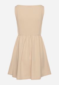 Born2be - Jasnobeżowa Koktajlowa Rozkloszowana Sukienka z Wiskozą Tilavelle. Okazja: na imprezę. Kolor: beżowy. Materiał: wiskoza. Sezon: lato. Typ sukienki: rozkloszowane, proste. Styl: wizytowy #3