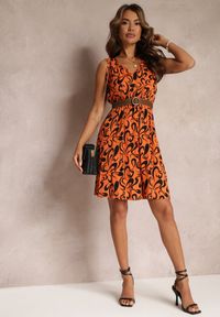 Renee - Pomarańczowa Rozkloszowana Sukienka z Wiskozy i Falbanką Vulmeni. Kolor: pomarańczowy. Materiał: wiskoza. Długość: mini #5
