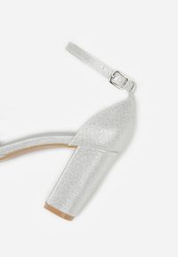 Born2be - Srebrne Czółenka na Obcasie Ozdobione Brokatem i Cyrkoniami Prisnara. Zapięcie: sprzączka. Kolor: srebrny. Wzór: aplikacja. Obcas: na obcasie. Styl: klasyczny, elegancki. Wysokość obcasa: średni #8