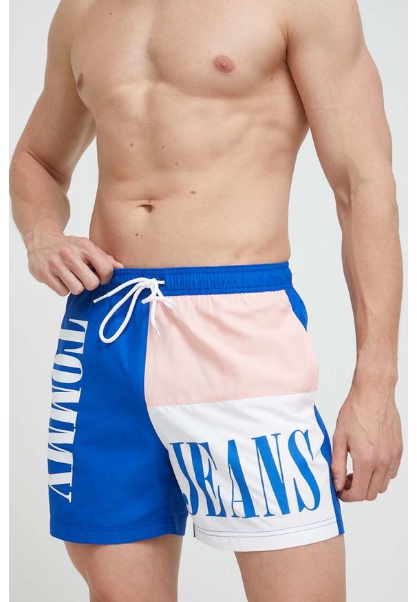 Tommy Jeans szorty kąpielowe kolor niebieski. Kolor: niebieski. Materiał: tkanina, poliester. Wzór: nadruk