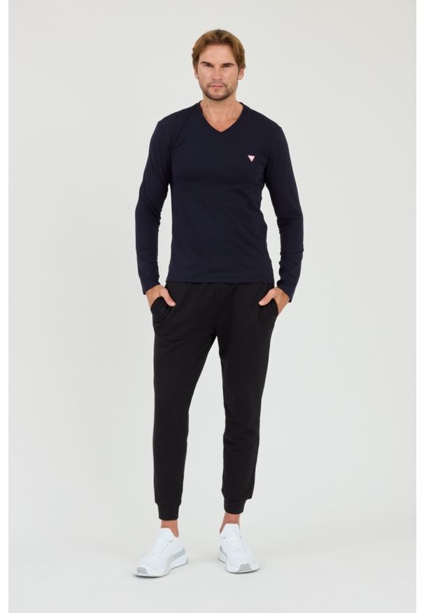Guess - GUESS Granatowy męski longsleeve Core Tee. Kolor: niebieski. Długość rękawa: długi rękaw