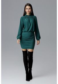 e-margeritka - Dopasowana sukienka z szerokim rękawem zielona - m. Typ kołnierza: kołnierzyk stójkowy. Kolor: zielony. Materiał: poliester, elastan, materiał. Typ sukienki: dopasowane. Długość: mini #1
