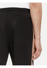 BOSS - Boss Spodnie dresowe Larsen 50512678 Czarny Regular Fit. Kolor: czarny. Materiał: bawełna, syntetyk #5