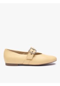 Ryłko - Jasnożółte baleriny Mary Jane z paskiem. Okazja: na co dzień. Nosek buta: okrągły. Zapięcie: pasek. Kolor: żółty. Materiał: skóra. Styl: casual, street #1