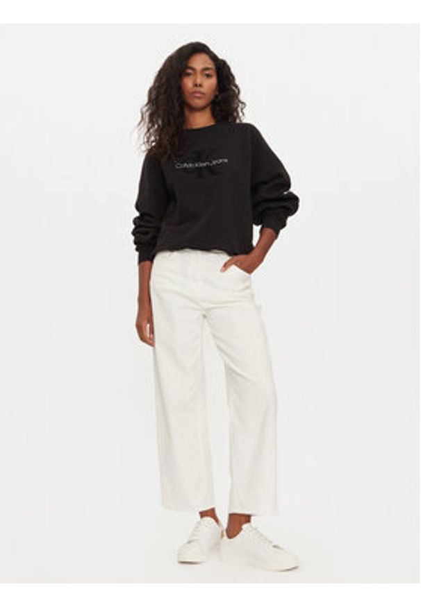 Calvin Klein Jeans Bluza Chenille J20J224652 Czarny Regular Fit. Kolor: czarny. Materiał: bawełna