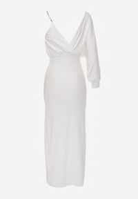 Born2be - Biała Asymetryczna Sukienka Maxi na Jedno Ramię z Łańcuszkiem Przy Ramieniu Kesilli. Kolor: biały. Materiał: wiskoza. Sezon: lato. Typ sukienki: asymetryczne. Styl: elegancki. Długość: maxi #5