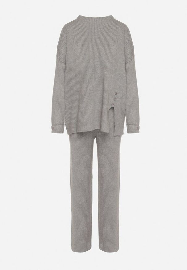 Born2be - Ciemnoszary Komplet z Bawełną i Wełną Sweter z Guzikami i Proste Spodnie Reisadia. Kolor: szary. Materiał: wełna, bawełna