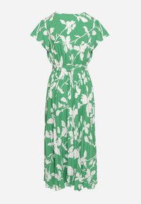 Born2be - Zielona Kopertowa Plisowana Sukienka z Gumką i Paskiem w Talii Denevia. Okazja: na co dzień. Kolor: zielony. Długość rękawa: krótki rękaw. Typ sukienki: kopertowe. Styl: casual #4