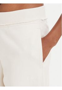 Hugo - HUGO Spodnie dresowe Nuembrie_B 50563984 Kremowy Relaxed Fit. Kolor: kremowy. Materiał: bawełna #3