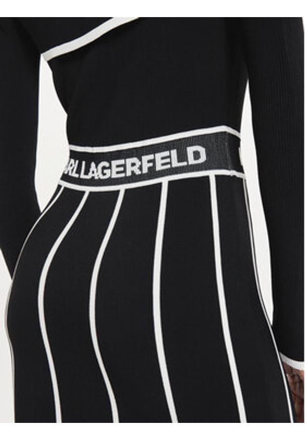 Karl Lagerfeld - KARL LAGERFELD Sukienka dzianinowa 245W1330 Czarny Slim Fit. Typ kołnierza: dekolt w karo. Kolor: czarny. Materiał: wiskoza