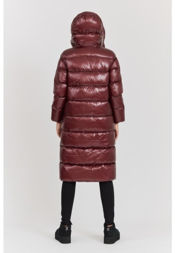 Hetrego - HETREGO Bordowy damski płaszcz puchowy Tara Woman Oversized Quilted Coat. Okazja: na co dzień. Kolor: czerwony. Materiał: puch. Długość rękawa: długi rękaw. Długość: długie. Styl: elegancki, casual