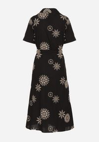 Born2be - Czarna Koszulowa Sukienka z Wiskozy z Haftowanymi Kwiatami i Paskiem Diviera. Kolor: czarny. Materiał: wiskoza. Wzór: kwiaty, haft. Typ sukienki: koszulowe. Styl: boho #5