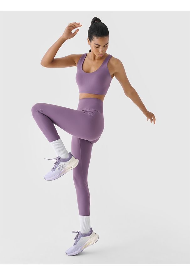 4f - 4F Legginsy treningowe z wysokim stanem damskie - fioletowe XL. Stan: podwyższony. Kolor: fioletowy. Materiał: dzianina, włókno, syntetyk, materiał, elastan. Wzór: gładki, ze splotem, jednolity. Sport: fitness