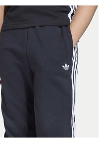Adidas - adidas Spodnie dresowe 3 Stripes Pants KE2822 Czarny Regular Fit. Kolor: czarny. Materiał: syntetyk #6