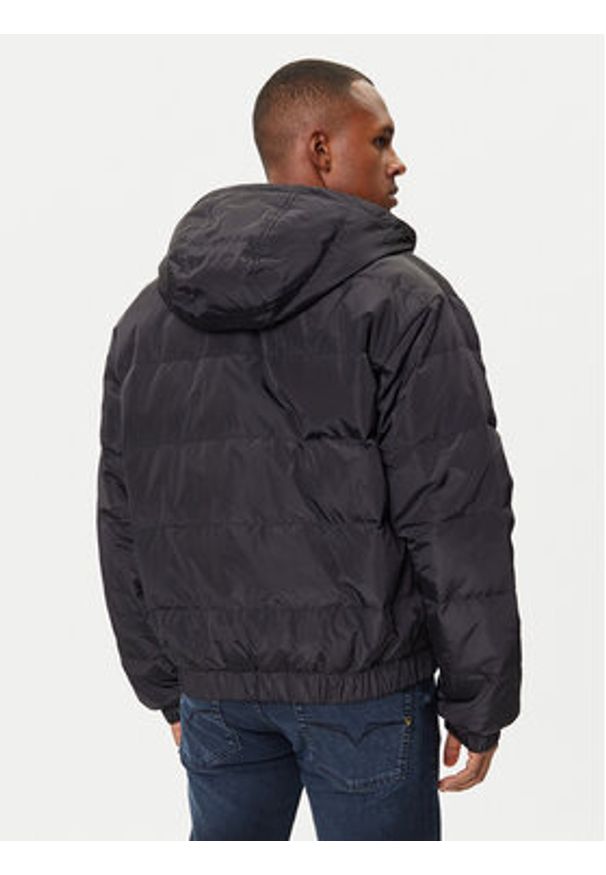 Versace Jeans Couture Kurtka puchowa 79GAUD17 CQ22D Czarny Regular Fit. Kolor: czarny. Materiał: syntetyk