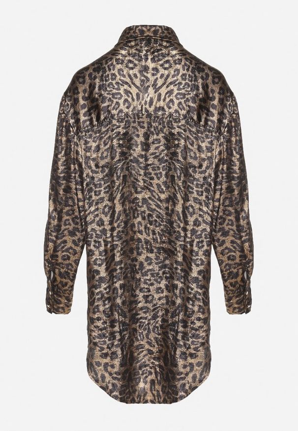 Born2be - Czarna Metaliczna Koszula w Panterkę ze Stójką i Dłuższym Tyłem Tinnariae. Okazja: na co dzień. Typ kołnierza: kołnierzyk stójkowy. Kolor: czarny. Materiał: jeans. Długość rękawa: długi rękaw. Długość: długie. Wzór: motyw zwierzęcy. Styl: elegancki, casual, klasyczny