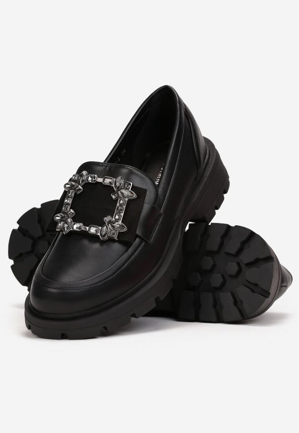 Born2be - Czarne Mokasyny z Wkładką ze Skóry Naturalnej Yuma. Okazja: na co dzień. Nosek buta: okrągły. Kolor: czarny. Wzór: aplikacja. Materiał: skóra. Sezon: wiosna, jesień. Obcas: na obcasie. Styl: casual, elegancki, klasyczny. Wysokość obcasa: niski