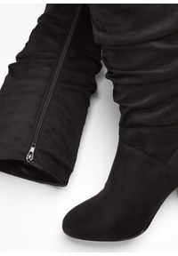 bonprix - Kozaki z marszczoną cholewką. Kolor: czarny. Materiał: skóra, welur. Szerokość cholewki: normalna. Obcas: na obcasie. Wysokość obcasa: średni #2