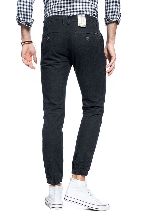Tom Tailor - TOM TAILOR SPODNIE MĘSKIE HERRINGBONE JOGG CHINO DUSTY BLACK 6403544.00.12 COL. 2627. Stan: obniżony. Materiał: bawełna. Wzór: jodełka, jednolity. Styl: sportowy