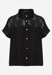 Renee - Czarna Wiskozowa Koszula z Krótkim Rękawem Zdobiona Koronkowymi Wstawkami Phiniche. Okazja: na imprezę. Kolor: czarny. Materiał: wiskoza, koronka. Długość rękawa: krótki rękaw. Długość: krótkie. Wzór: aplikacja. Sezon: lato. Styl: elegancki #8