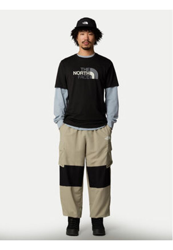 The North Face T-Shirt Easy NF0A8A6C Czarny Regular Fit. Kolor: czarny. Materiał: bawełna, syntetyk