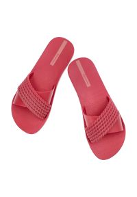 Czerwone Klapki Ipanema Modne Wodoodporne Obuwie Damskie. Okazja: na spacer, na plażę, na co dzień. Kolor: czerwony. Wzór: paski. Sezon: lato. Styl: casual, street #7