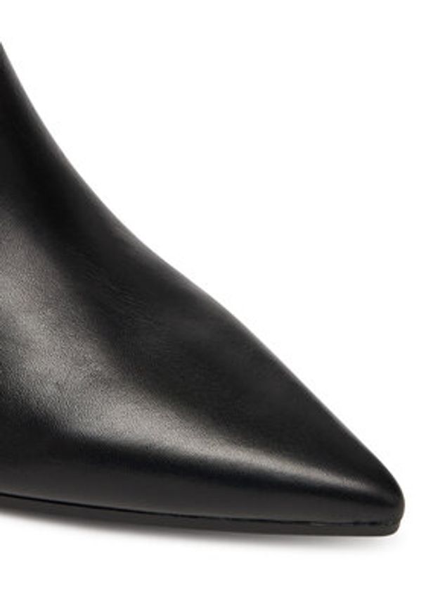 Guess Botki FLFHAL LEA10 Czarny. Kolor: czarny. Materiał: skóra