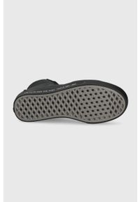 Vans trampki ComfyCush damskie kolor czarny. Nosek buta: okrągły. Zapięcie: sznurówki. Kolor: czarny. Materiał: guma. Szerokość cholewki: normalna #4