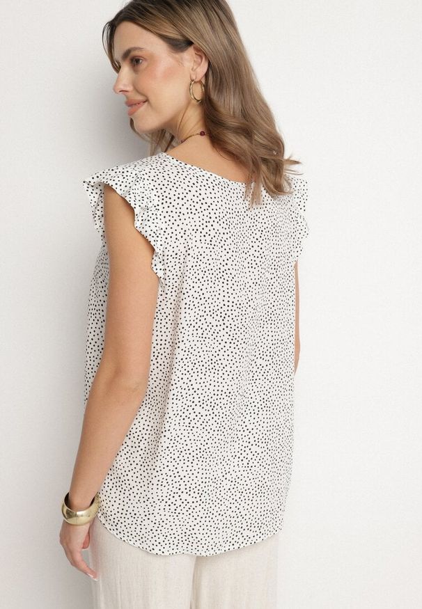 Born2be - Biała Bluzka z Bawełny w Kropki Nappela. Okazja: na co dzień. Kolor: biały. Materiał: bawełna. Długość rękawa: krótki rękaw. Długość: krótkie. Wzór: kropki. Styl: casual, elegancki, klasyczny